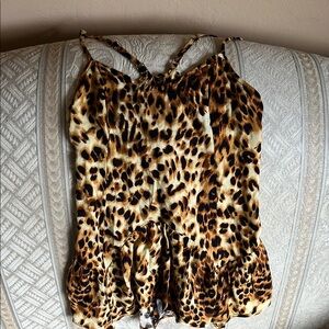 Leopard Print Sleeveless peplum lace back Top